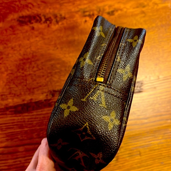 🤎LOUIS VUITTON MONOGRAM TROUSSE TOILETTE 23🤎 - Picture 5 of 10